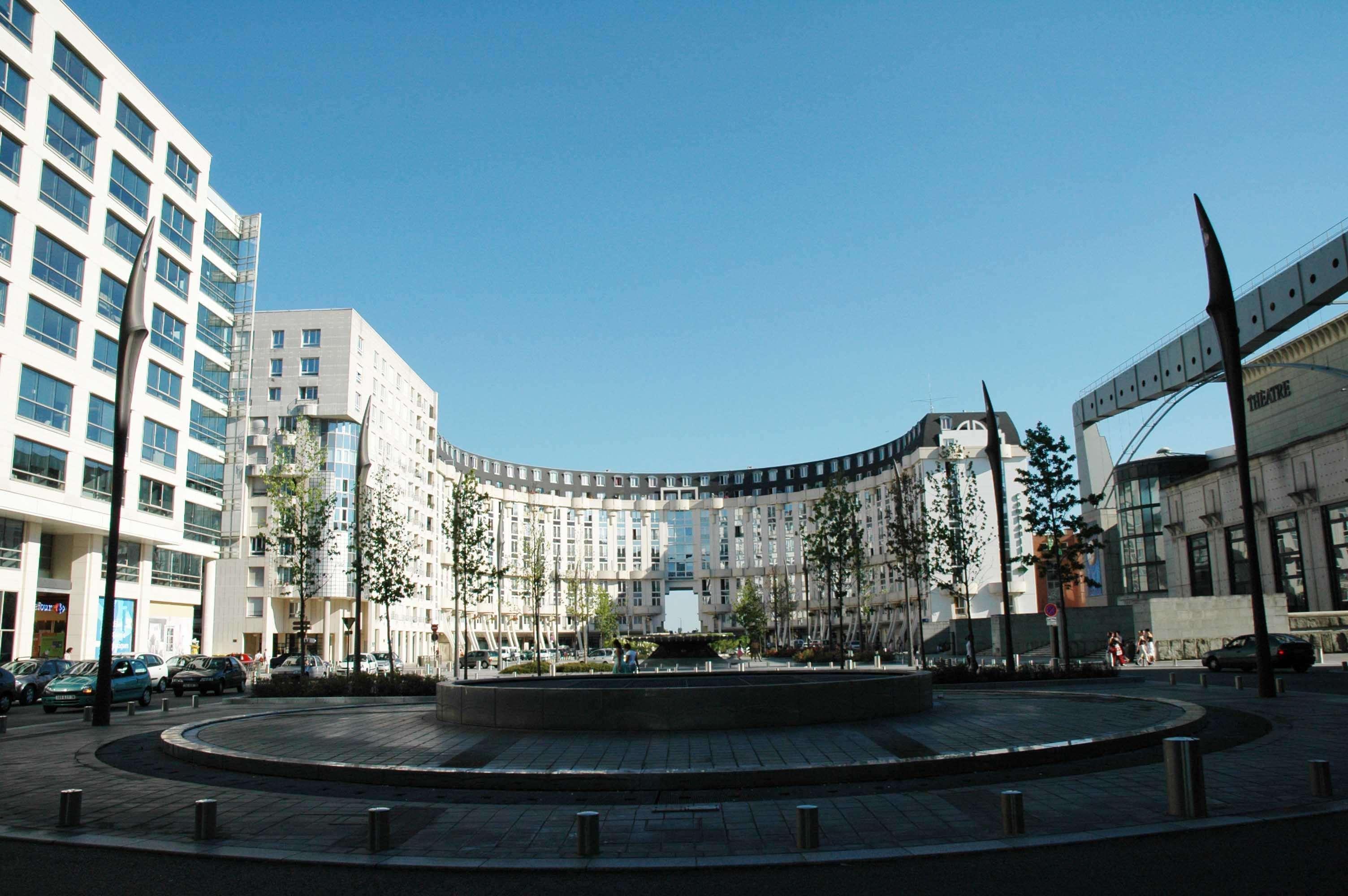 Hotel Campanile Saint-Quentin-En-Yvelines Montigny-le-Bretonneux Exterior foto